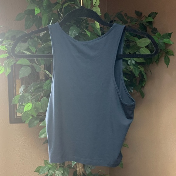 Gianni Bini Erika Sleeveless Crew Neck Cropped Top Dark Blue XS - Picture 4 of 6